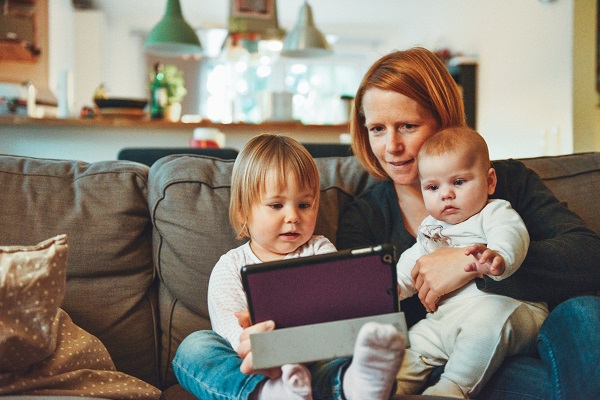 mother-with-children-indoors