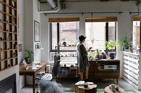 woman-in-home-office